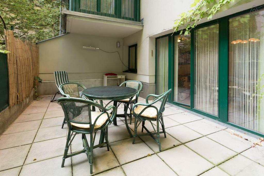 Relaxing Terrace Apartment In Lively Area Wien Eksteriør bilde